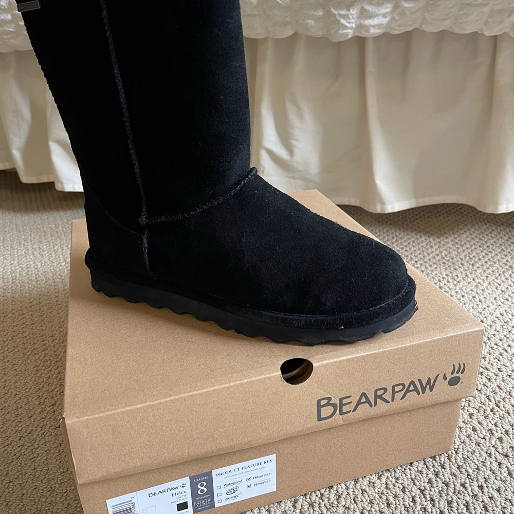 BearPaw boots Size women’s 8